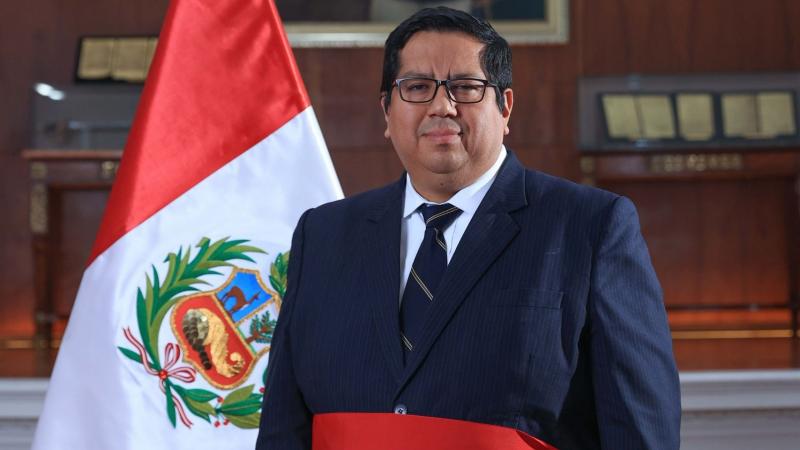 Alex Contreras Miranda es ratificado como ministro de Economía y Finanzas |  Radio Nacional